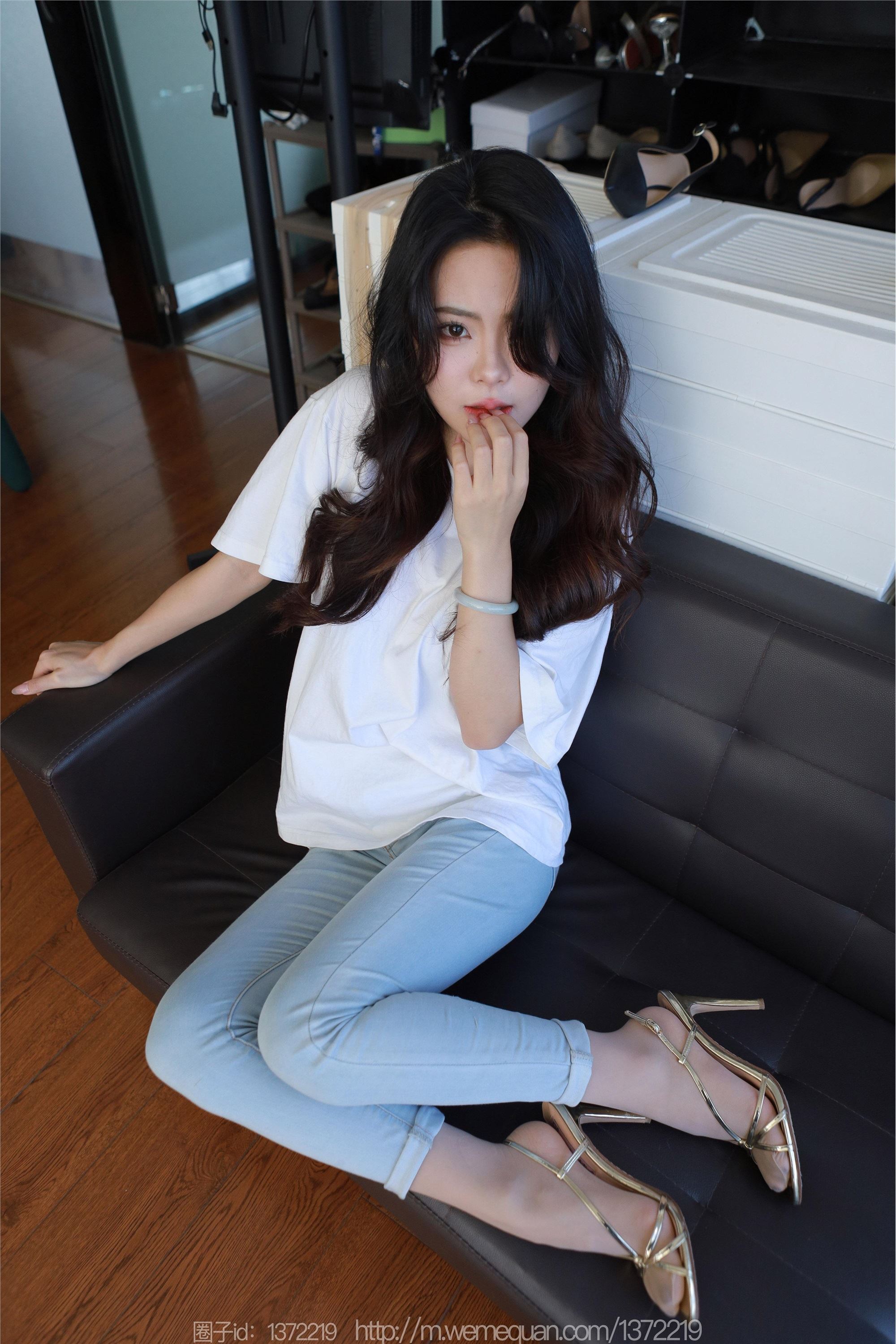 IESS异思趣向  2023.09.04 丝享家 1524 兔兔《白T牛仔裤里丝》